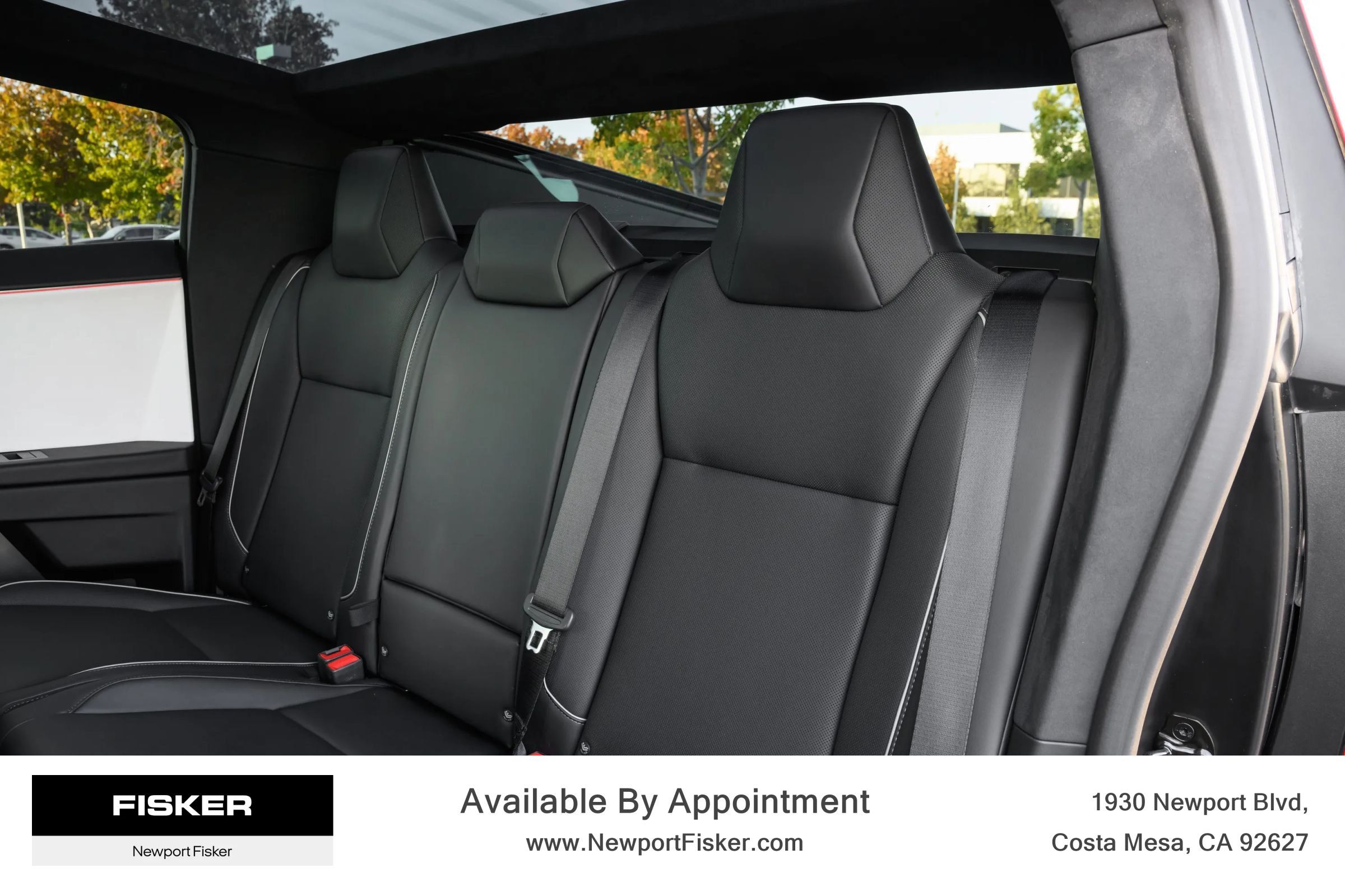 Used 2024 Tesla Cybertruck AWD Crew Cab image 19