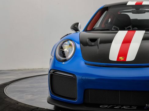 Used 2019 Porsche 911 GT2 RS RWD image 37
