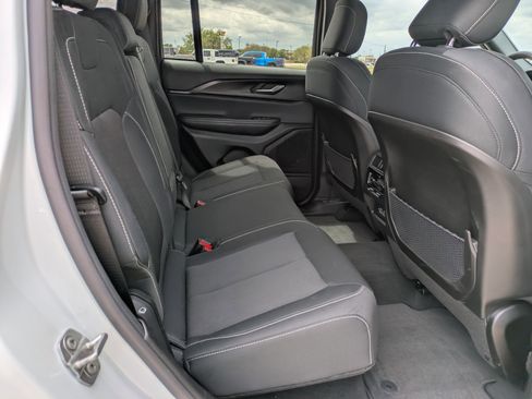 Certified 2024 Jeep Grand Cherokee Laredo RWD image 24