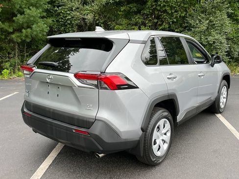 Used 2023 Toyota RAV4 LE AWD/4WD image 5