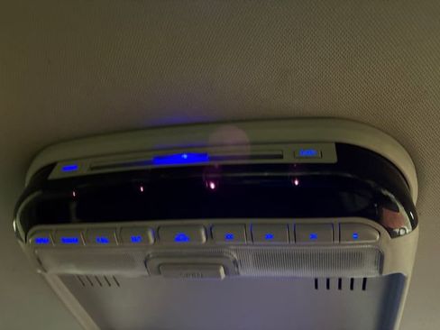 Used 2017 Chrysler Pacifica Touring Plus w/ Tire & Wheel Group image 9