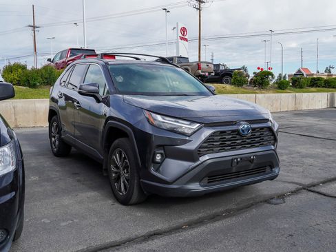 Used 2023 Toyota RAV4 XLE Premium AWD/4WD image 2