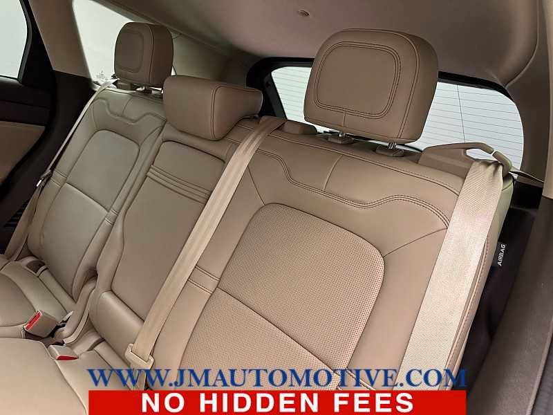 Used 2022 Lincoln Corsair AWD w/ Premium Package image 16