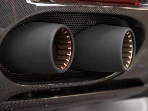 Used 2024 Ferrari Roma Spider image 41