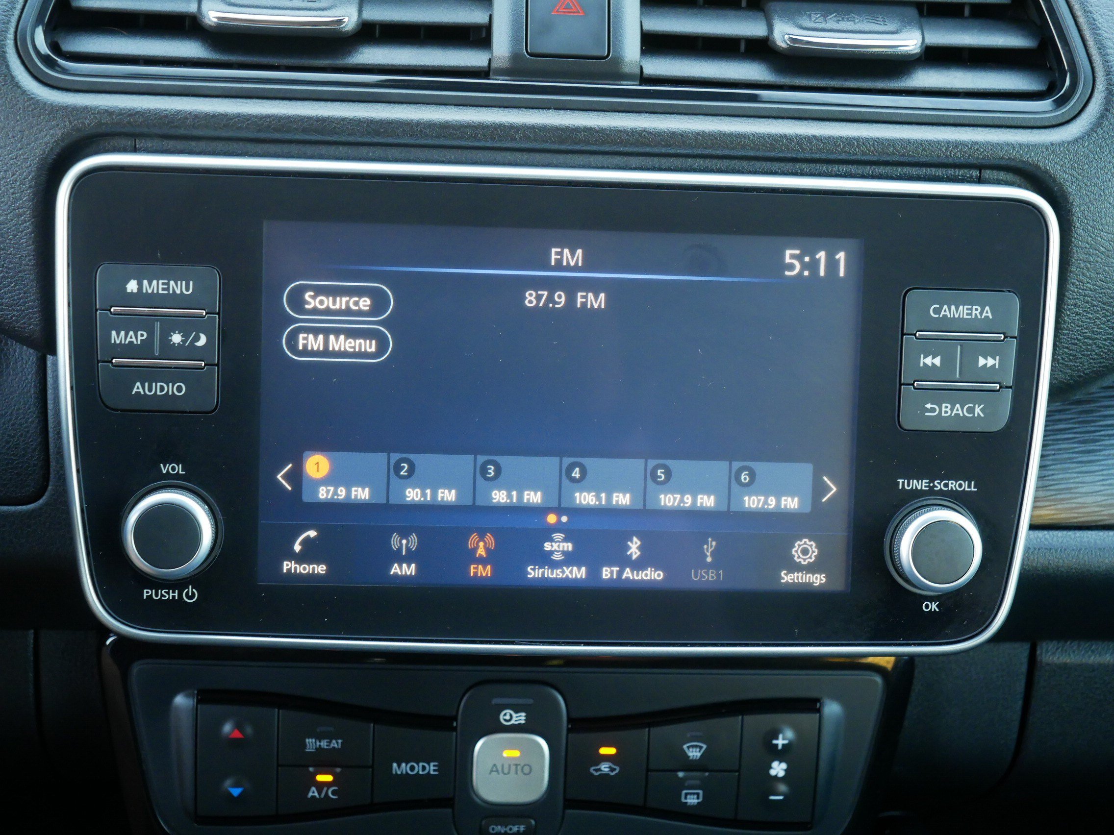 Certified 2025 Nissan Leaf SV Plus FWD image 22