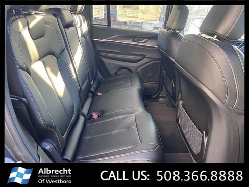 New 2025 Jeep Grand Cherokee Limited image 14