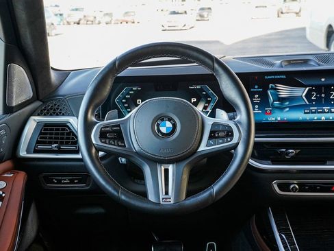 Used 2025 BMW X7 M60i image 13