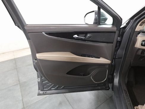 Used 2023 Lincoln Nautilus AWD w/ Premium Package image 8