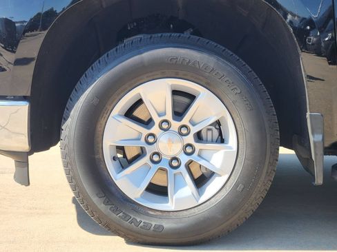Used 2025 Chevrolet Silverado 1500 LT RWD image 13