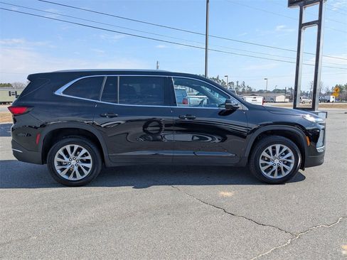Used 2025 Buick Enclave Preferred image 3