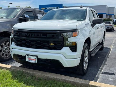 Used 2023 Chevrolet Silverado 1500 Custom AWD/4WD image 8