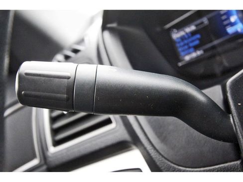 Used 2018 Ford Explorer XLT w/ Equipment Group 202A FWD image 19