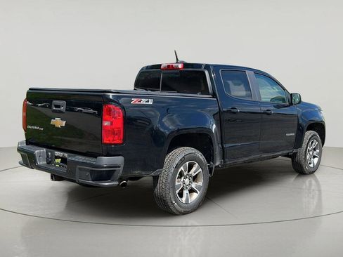 Used 2019 Chevrolet Colorado Z71 AWD/4WD image 3