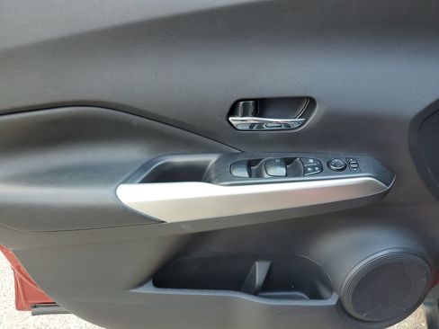 Used 2019 Nissan Kicks SR w/ SR Premium Package FWD image 19