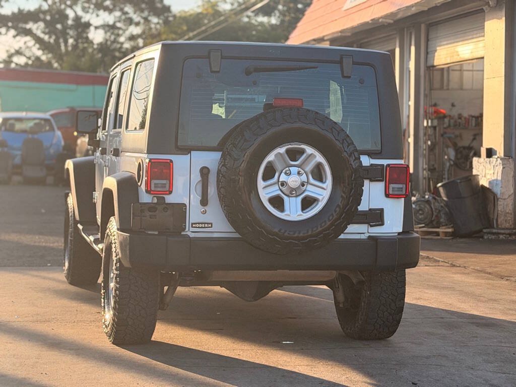 Used 2016 Jeep Wrangler Unlimited Sport w/ Connectivity Group AWD/4WD image 7