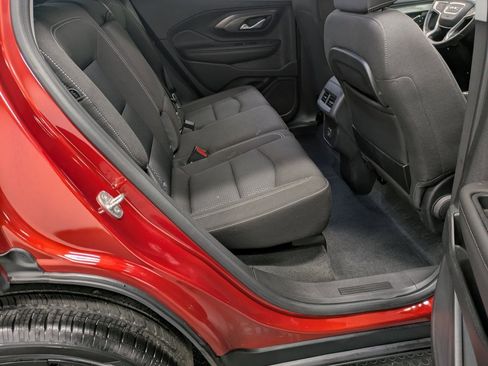 Used 2023 GMC Terrain SLE w/ Driver Convenience Package image 26