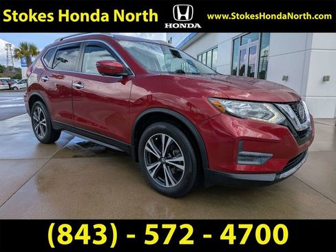 Used 2020 Nissan Rogue SV w/ Premium Package FWD image 2