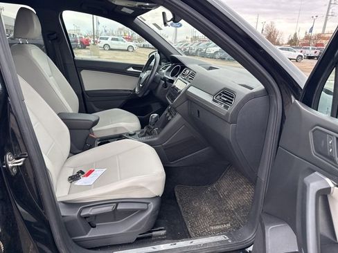 Used 2020 Volkswagen Tiguan SE R-Line image 10