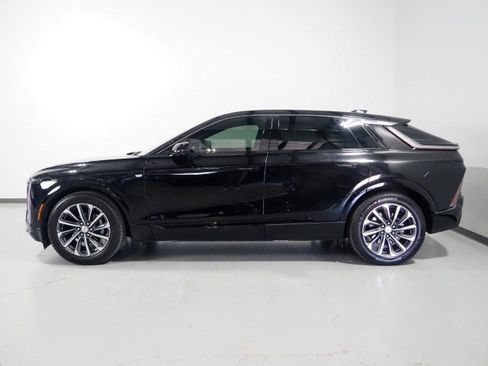 Used 2024 Cadillac Lyriq Sport RWD image 9