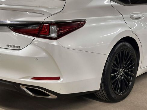 Used 2022 Lexus ES 350 w/ Premium Package image 10