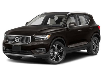 Used 2022 Volvo XC40 T4 Momentum