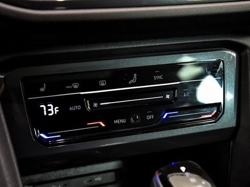 Certified 2024 Volkswagen Tiguan SE R-Line image 21