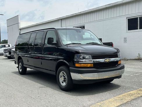 Used 2025 Chevrolet Express 3500 LT w/ LT Preferred Equipment Group RWD image 1