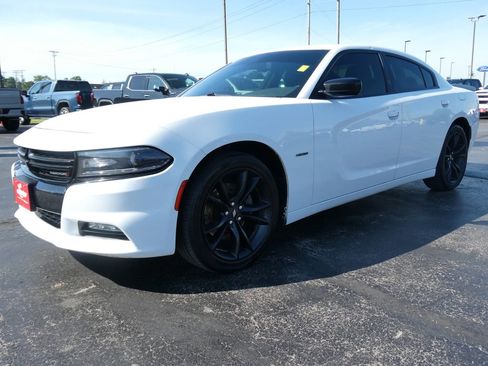 Used 2018 Dodge Charger R/T w/ Beats Audio Group RWD image 8