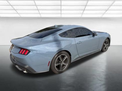 Used 2025 Ford Mustang Coupe RWD image 4