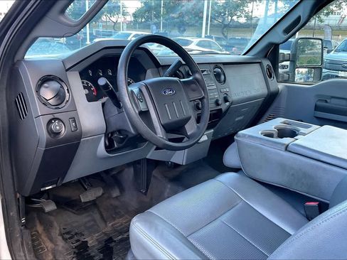 Used 2016 Ford F250 XL RWD image 2