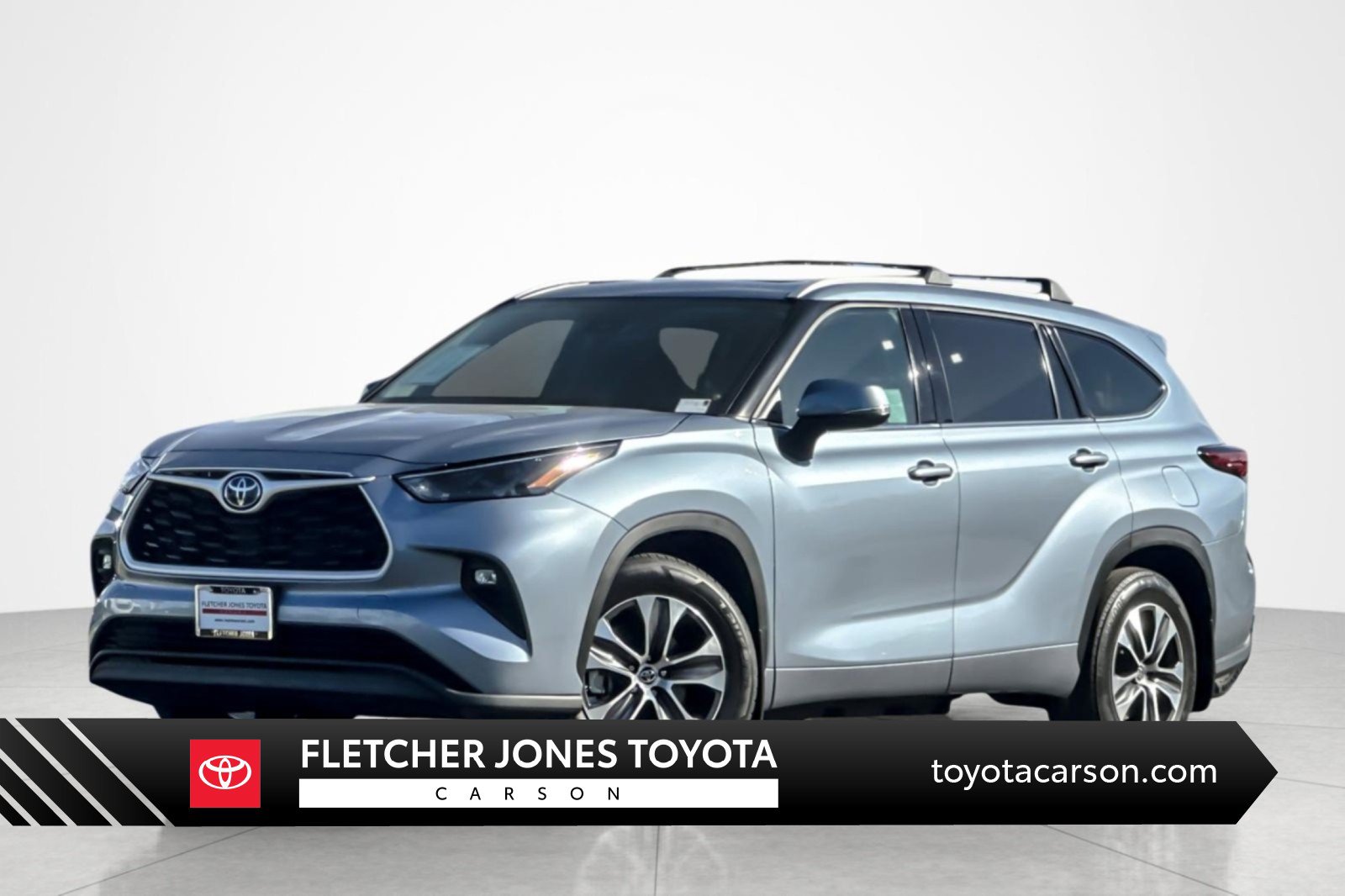 Certified 2022 Toyota Highlander XLE FWD image 1