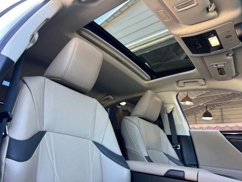 Used 2021 Lexus ES 300h Luxury w/ Accessory Package 2 image 19