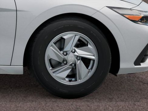 New 2026 Hyundai Elantra SE image 8