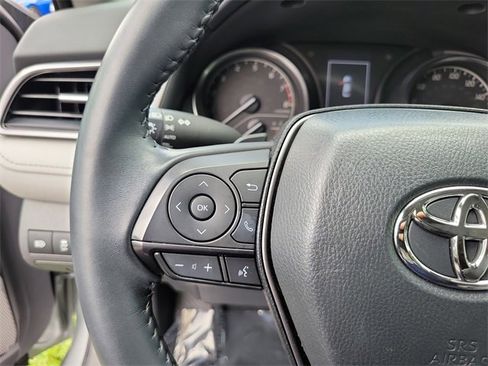 Used 2024 Toyota Camry SE image 15