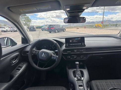 Used 2023 Honda HR-V LX image 8