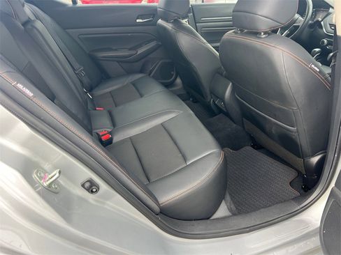 Used 2022 Nissan Altima 2.5 SR image 15