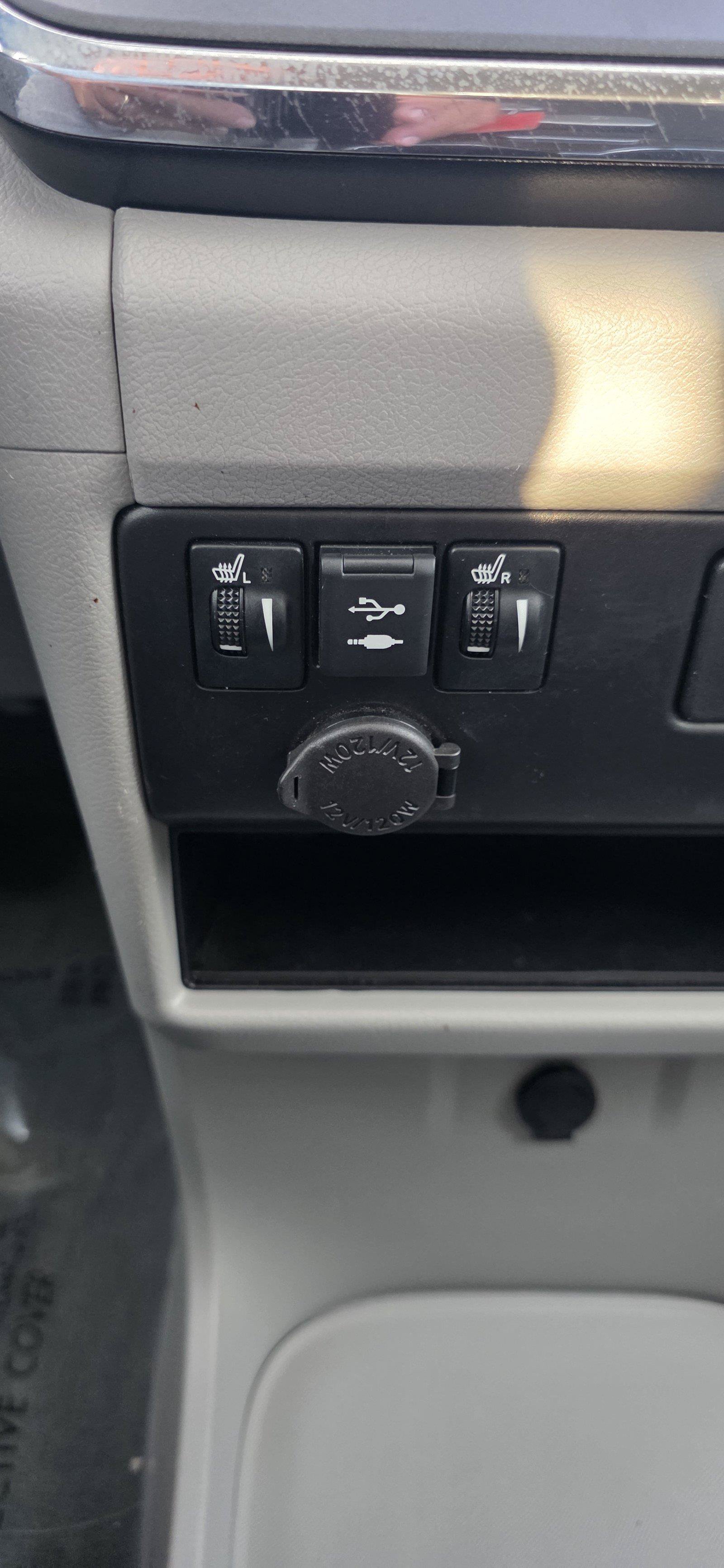 Used 2018 Toyota Sienna XLE FWD image 22