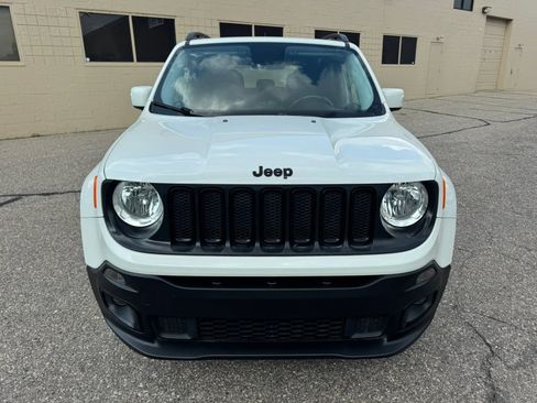 Used 2017 Jeep Renegade Altitude AWD/4WD image 2