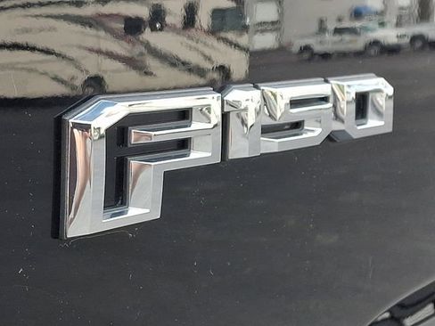 Used 2017 Ford F150 XLT w/ Equipment Group 302A Luxury AWD/4WD image 29