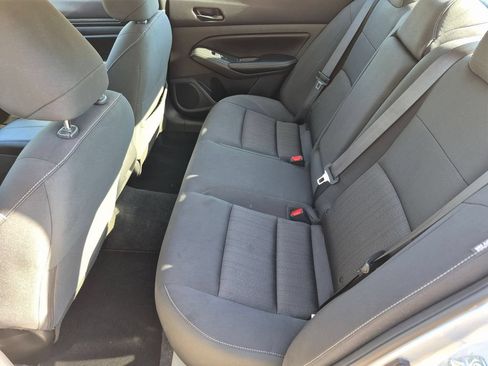 Used 2025 Nissan Altima 2.5 SV FWD image 27
