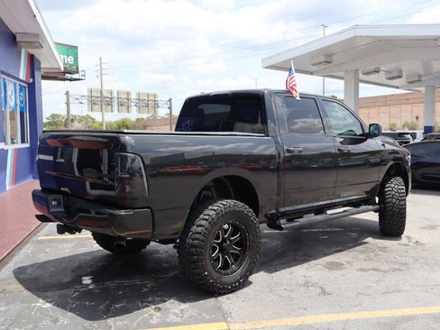 Used 2017 RAM 1500 Express AWD/4WD image 3