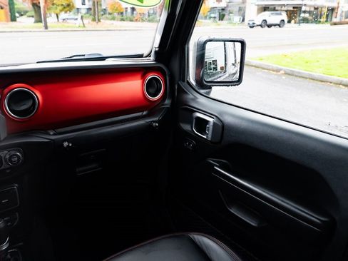 Used 2020 Jeep Gladiator Rubicon image 10