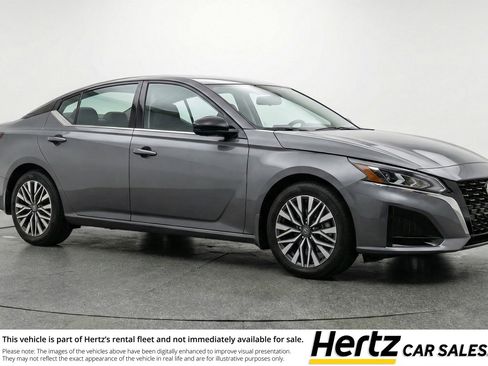 Used 2025 Nissan Altima 2.5 SV FWD image 1
