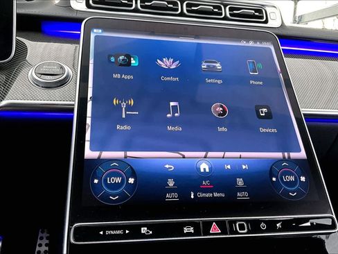 Certified 2022 Mercedes-Benz S 500 4MATIC image 32