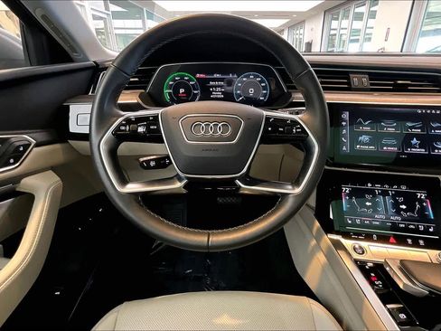 Used 2023 Audi e-tron Premium Plus w/ Premium Plus Package AWD/4WD image 5