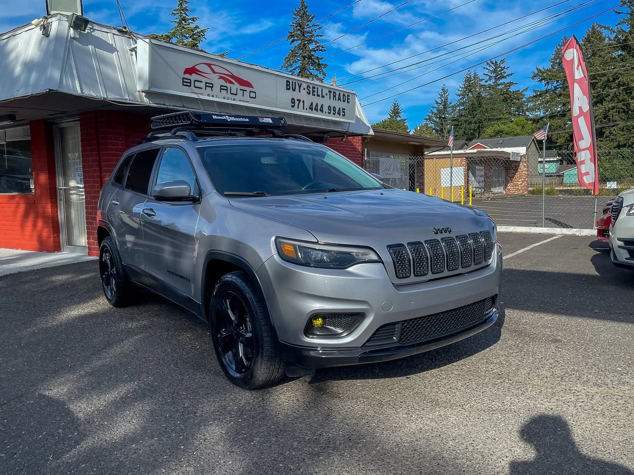Used 2019 Jeep Cherokee Latitude Plus AWD/4WD image 4