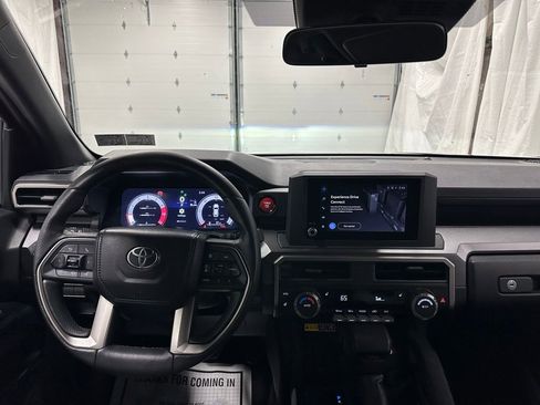 Used 2025 Toyota 4Runner TRD Off-Road AWD/4WD image 16