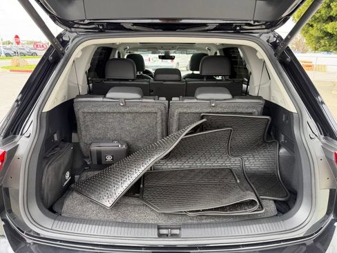 Used 2022 Volkswagen Tiguan SE FWD image 29