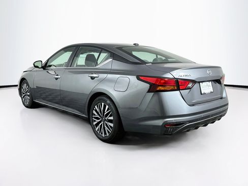 Used 2025 Nissan Altima 2.5 SV FWD image 5