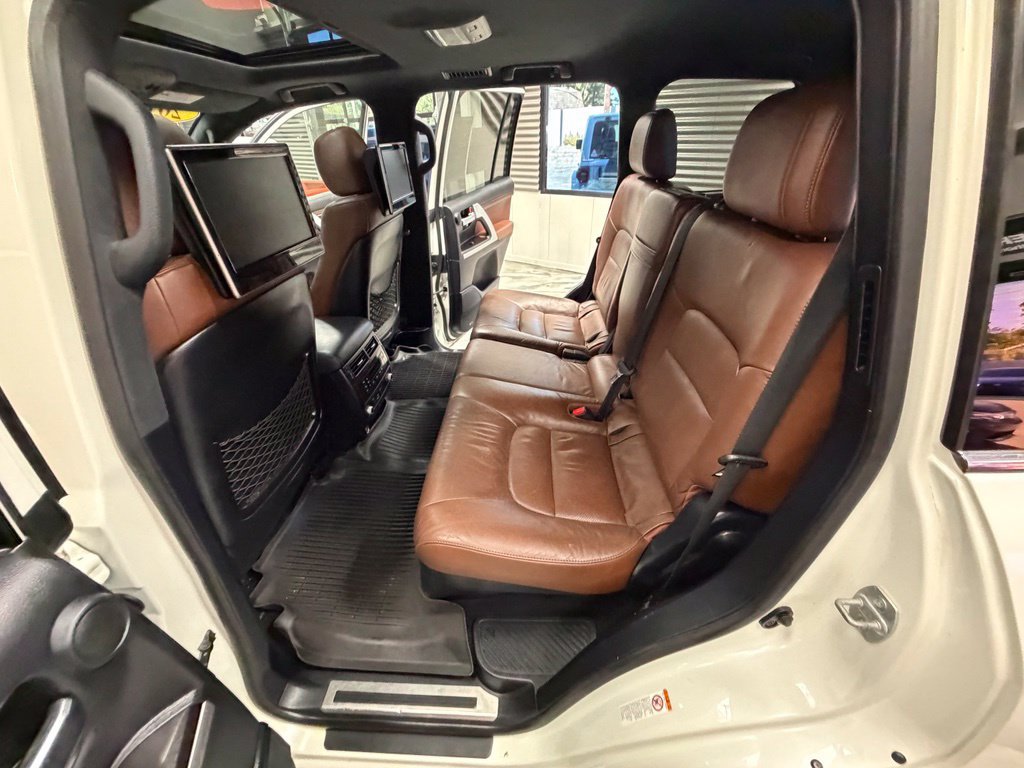 Used 2016 Toyota Land Cruiser AWD/4WD image 65